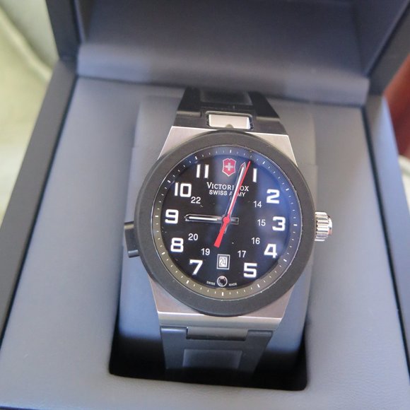 SOLD Victorinox Night Vision Men's Watch - Picture 8 of 8